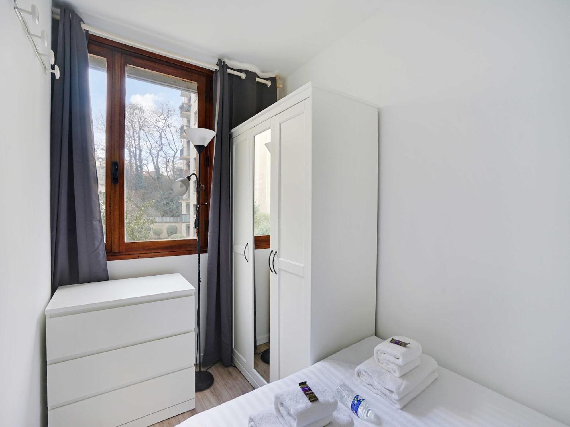 Charming 1bdr 2p 15th Exhibition Centre